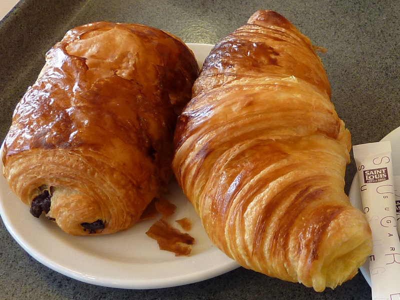 Cuisine Coccinelle | Croissants et pains au chocolat fourré au chocolat, recette façon boulangerie